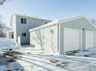 1007 S Bridgeport Pl #49, Sioux Falls, SD 57106
