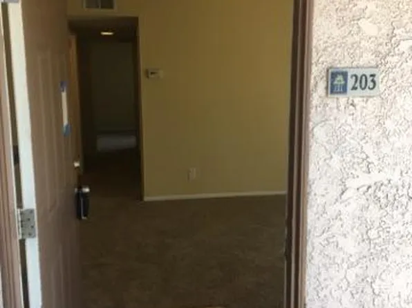 1343 Massachusetts Ave APT 203, Riverside, CA 92507
