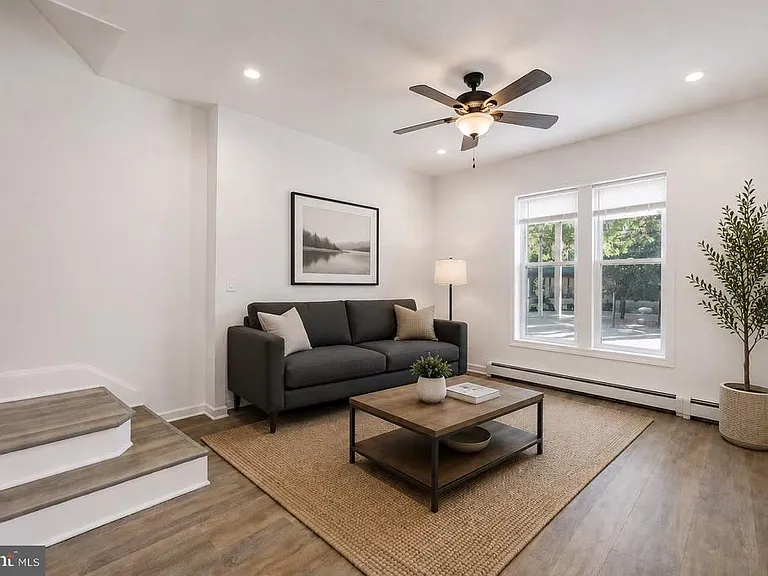 233 Park Ln — Photo 7