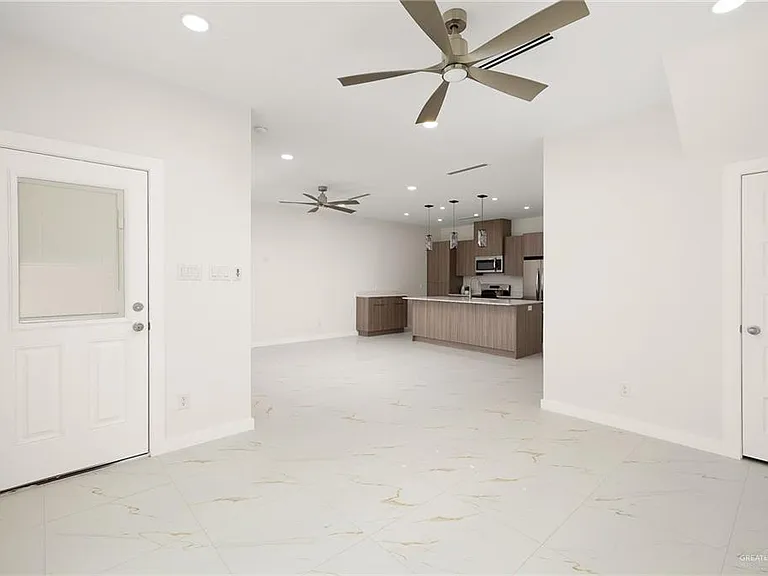 916 S Bicentennial Blvd — Photo 4