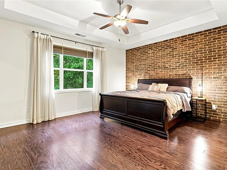 826 Canterbury Overlook NE — Photo 23
