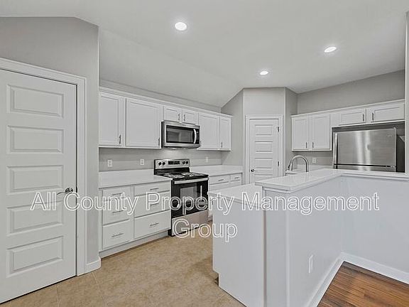3rd image of 1810 Life Ave