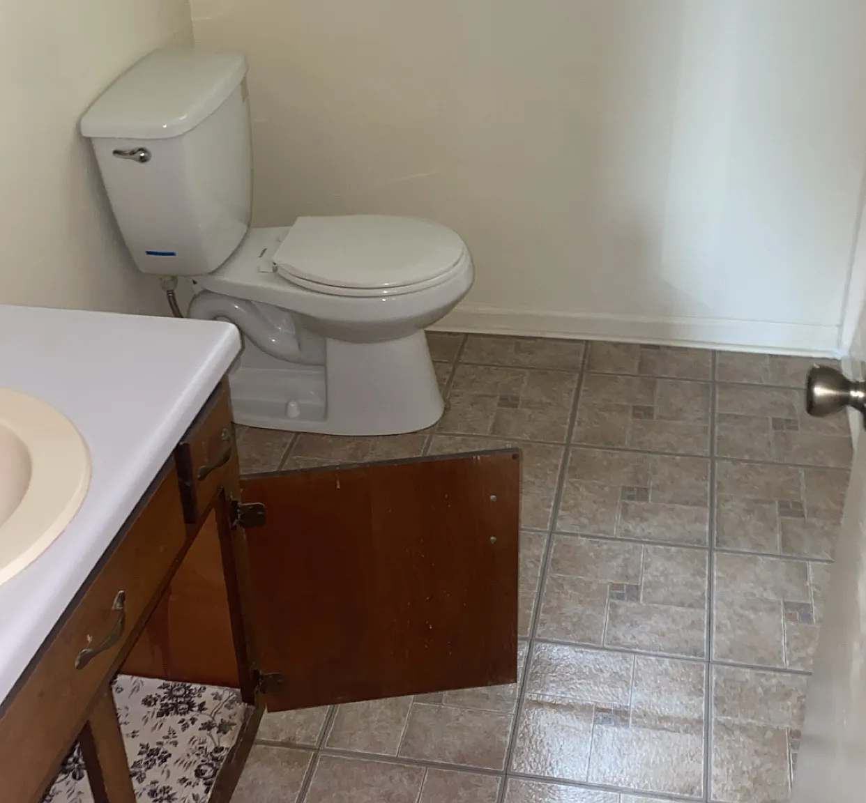 2 bed, 1.5 bath, 1250 sqft, $1,100 — Photo 3