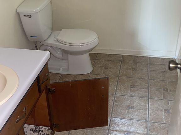 3rd image of 11-122 61 Meadow Ct SE