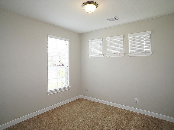 3rd image of 3018 Aloria Hills Trl