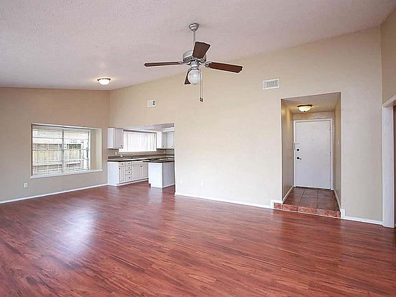 4th image of 7827 Whispering Wood Ln