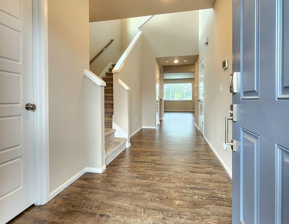 1st image of 3476 80th Ave NE