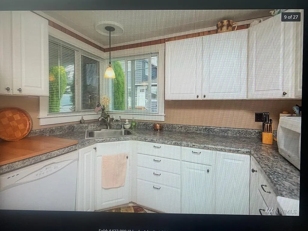 2 bed, 1028 sqft, $2,300 — Photo 3