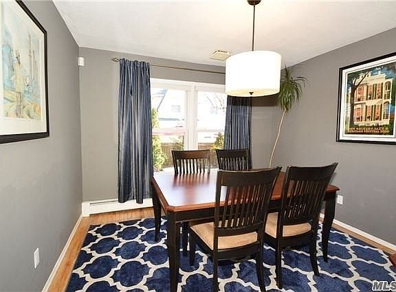 3rd image of 2 W Sanders St