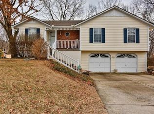 420 NW Arbor Dr, Blue Springs, MO 64014