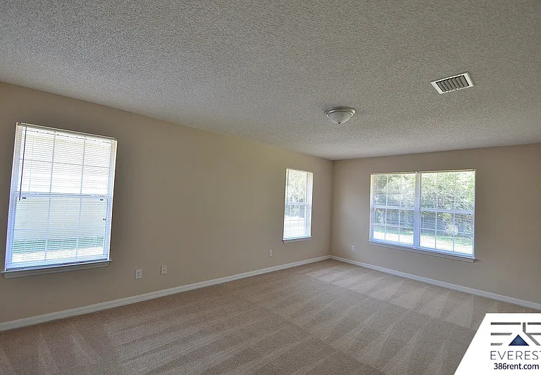 30 Lancelot Dr — Photo 16