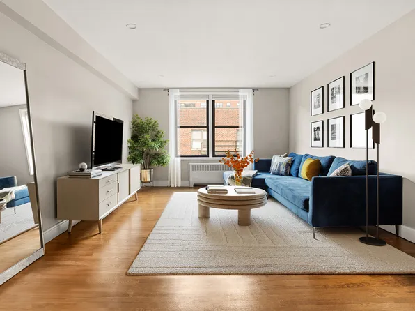 60 East 9th Street image 1 of 7