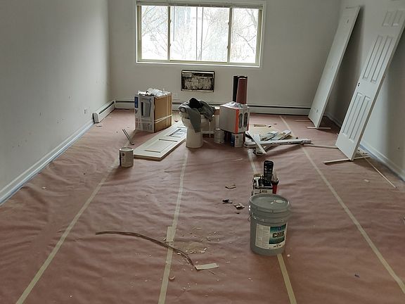2nd image of 914 N Austin Blvd APT C2