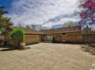 1257 N 900th Rd, Lawrence, KS 66047