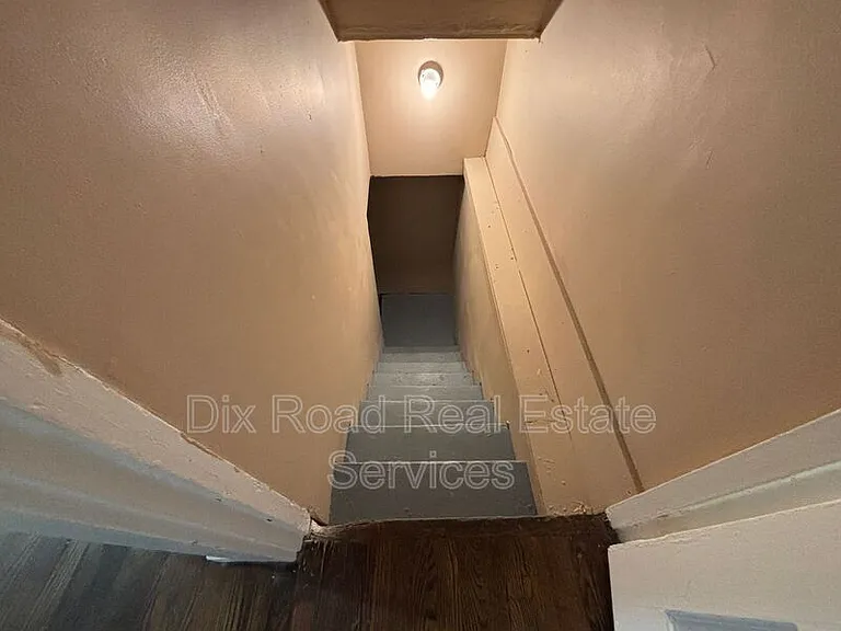 405 Moore St — Photo 26