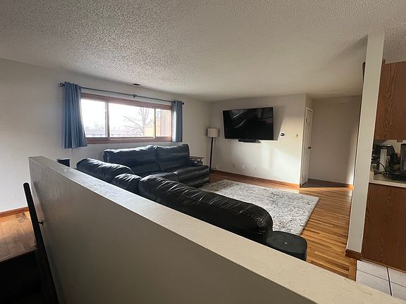 4th image of 180 Bonnymede Rd APT D