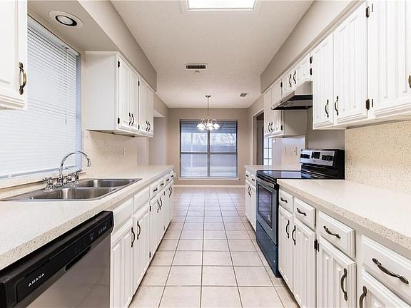 3rd image of 702 Torrance Dr