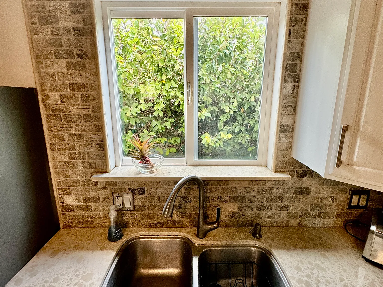 2 bed, 1200 sqft, $4,500 — Photo 3