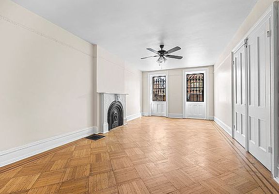 3rd image of 291 Putnam Ave