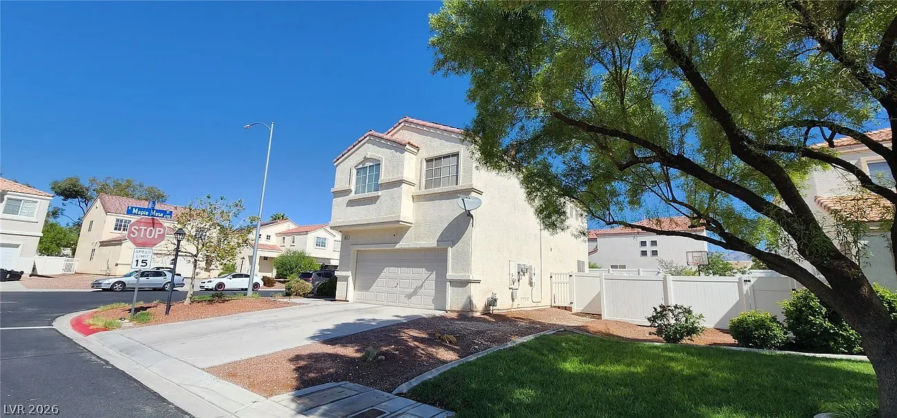 4 bed, 2.5 bath, 1871 sqft, $2,100 — Photo 1