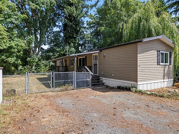 3rd image of 971 Douglas Ave #80