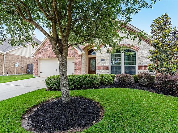 3rd image of 2802 Enchanted Lake Dr