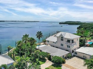 109 13th St S, Bradenton Beach, FL 34217