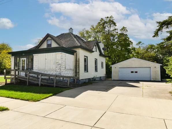 708 W Water St, Pontiac, IL 61764