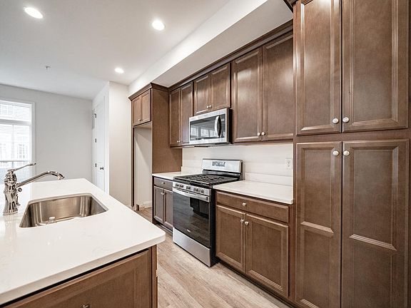 2nd image of 329 Parade St