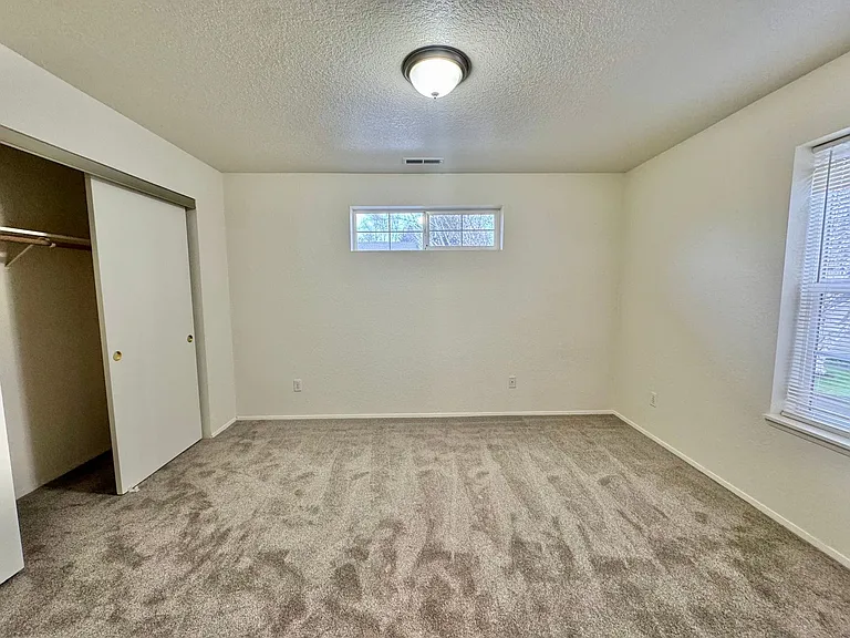 4701 NE 77th Ave #D-16 — Photo 35
