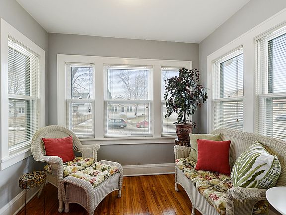 3rd image of 2806 Knox Ave N