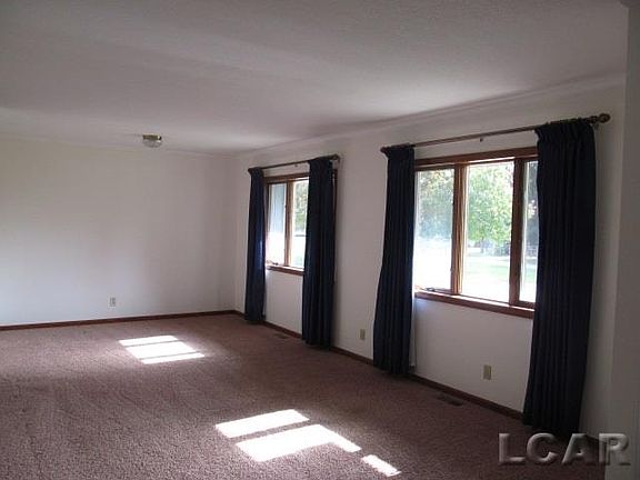 3rd image of 4442 Fairlane Dr