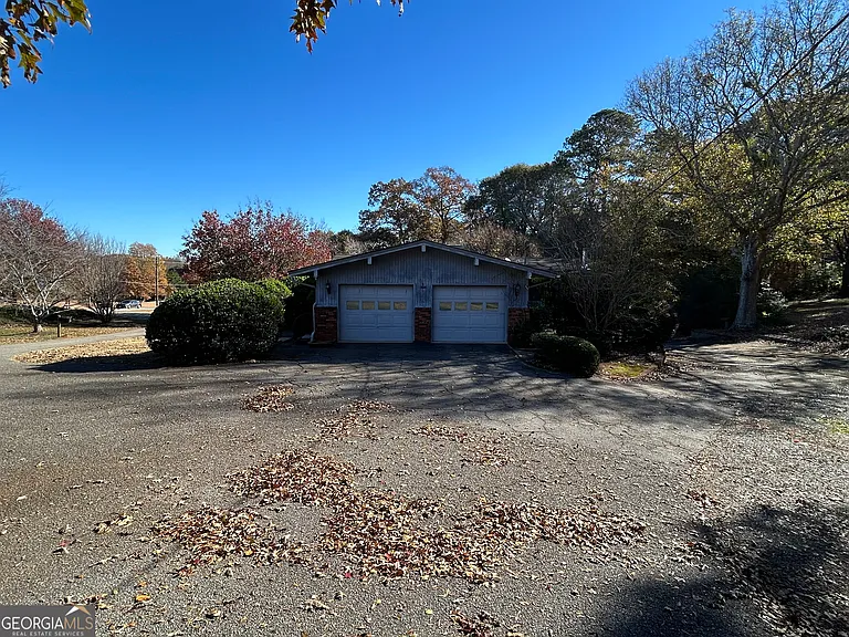 1595 Timothy Rd — Photo 2