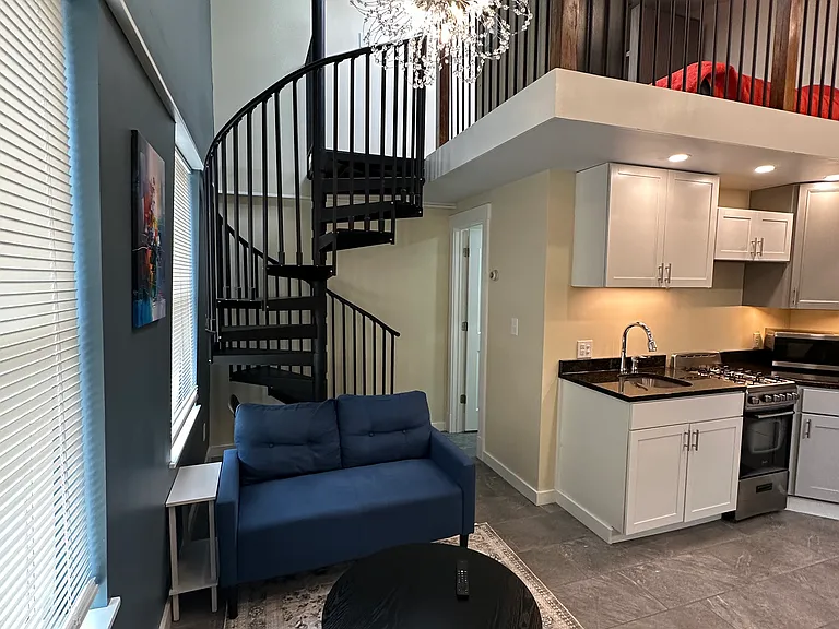 1 W Hollister St #3 — Photo 8