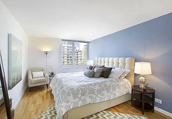 4th image of 55 Liberty St #1808