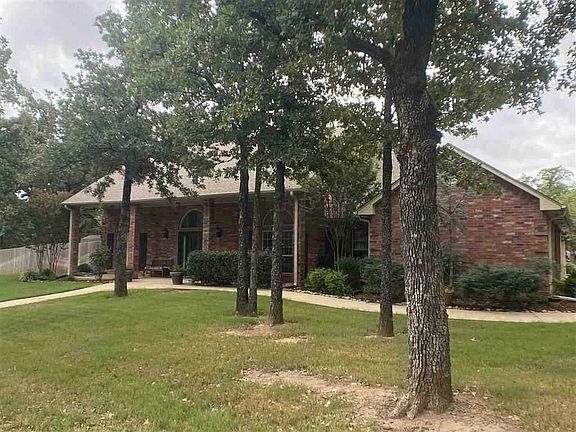 3rd image of 104 NW Timber Creek Dr
