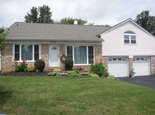 680 Worthington Dr, Warminster, PA 18974