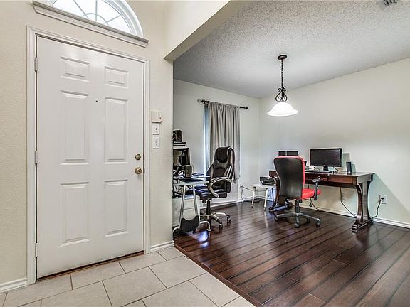 5th image of 918 Leadville Dr