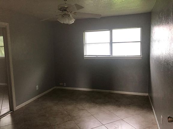 3rd image of 219 Nederland Ave