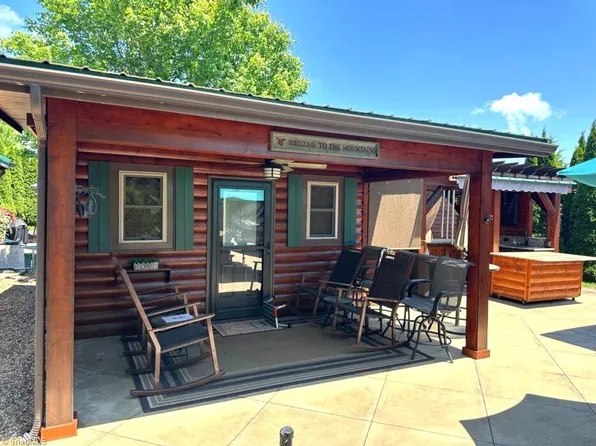 2524 Edmonds Rd #38, Galax, VA 24333