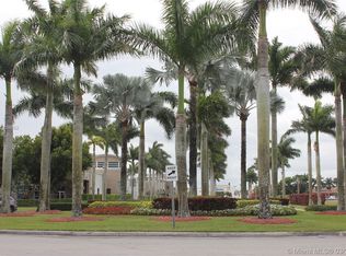 16423 SW 82nd Ter, Miami, FL 33193