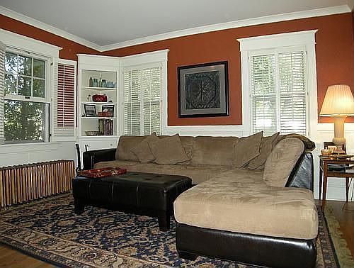 den; has been formal dining in past