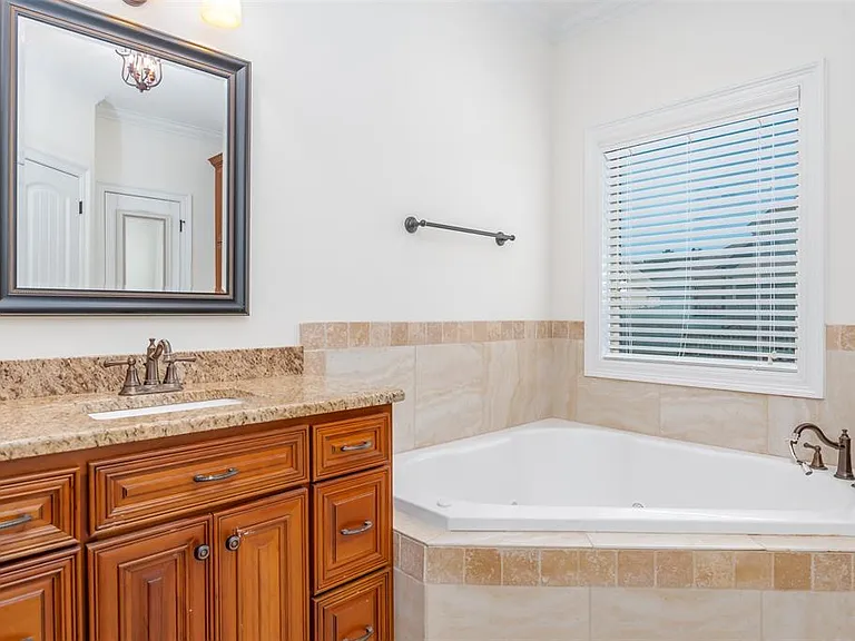 1035 Haylee Brook Ln — Photo 21
