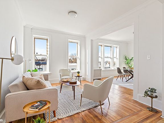 2nd image of 570 44th St APT 10