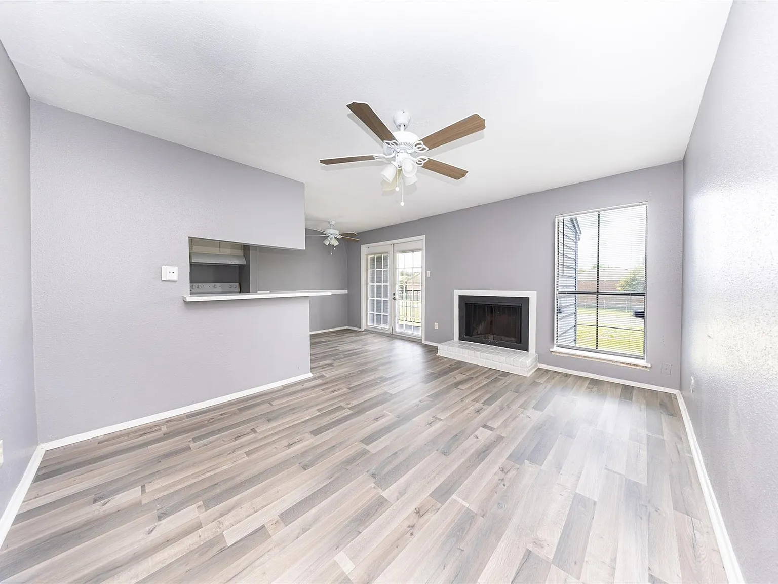 2 bed, 2.0 bath, 960 sqft, $1,100 — Photo 3