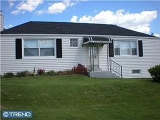 1st image of 230 Moir Ave