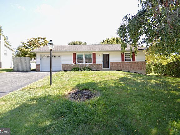 2nd image of 373 Primrose Ln