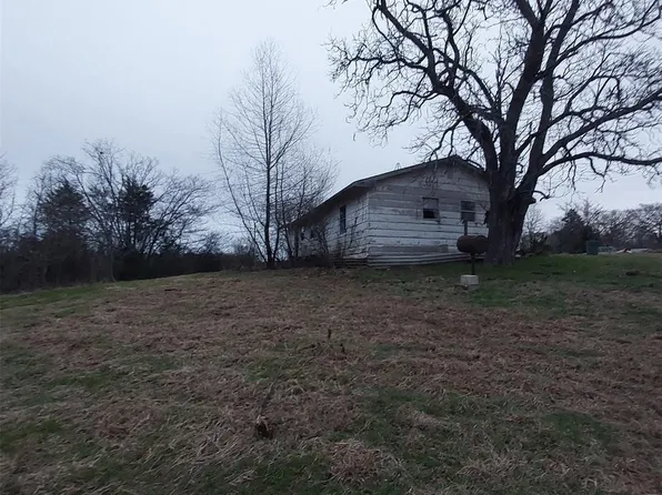 973 County Road 1695, Mount Pleasant, TX 75455