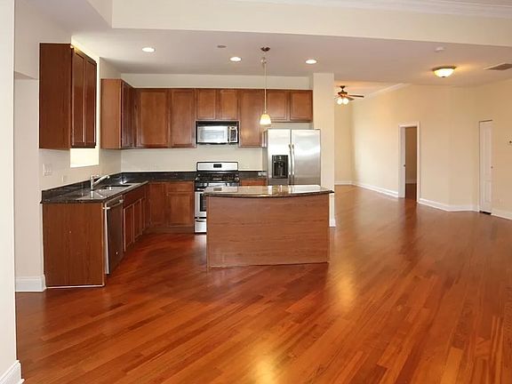 4th image of 1231 N Ashland Ave #E3