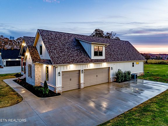 4th image of 927 Herbert Dr #62